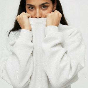 Asomé white cozy sweatshirt with minimalist logo, soft premium fabric, casual everyday wear
